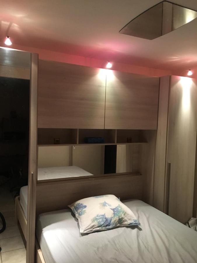 Cavalaire Vue Mer Au Loin Maisonnette Tout Equipee Pour 4 Personnes Avec Piscine Clim Wifi Velos Tv Barbecues Kültér fotó