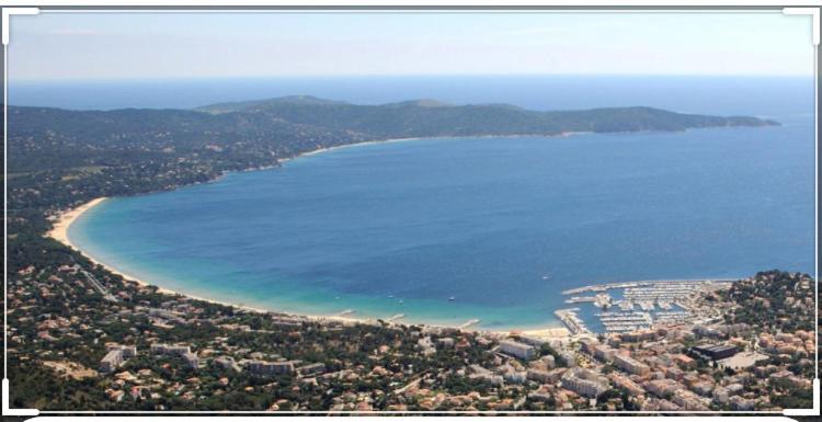 Cavalaire Vue Mer Au Loin Maisonnette Tout Equipee Pour 4 Personnes Avec Piscine Clim Wifi Velos Tv Barbecues Kültér fotó