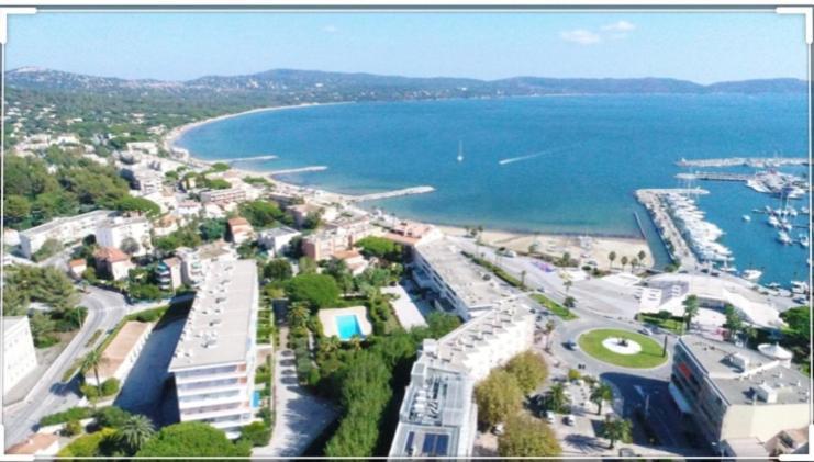 Cavalaire Vue Mer Au Loin Maisonnette Tout Equipee Pour 4 Personnes Avec Piscine Clim Wifi Velos Tv Barbecues Kültér fotó