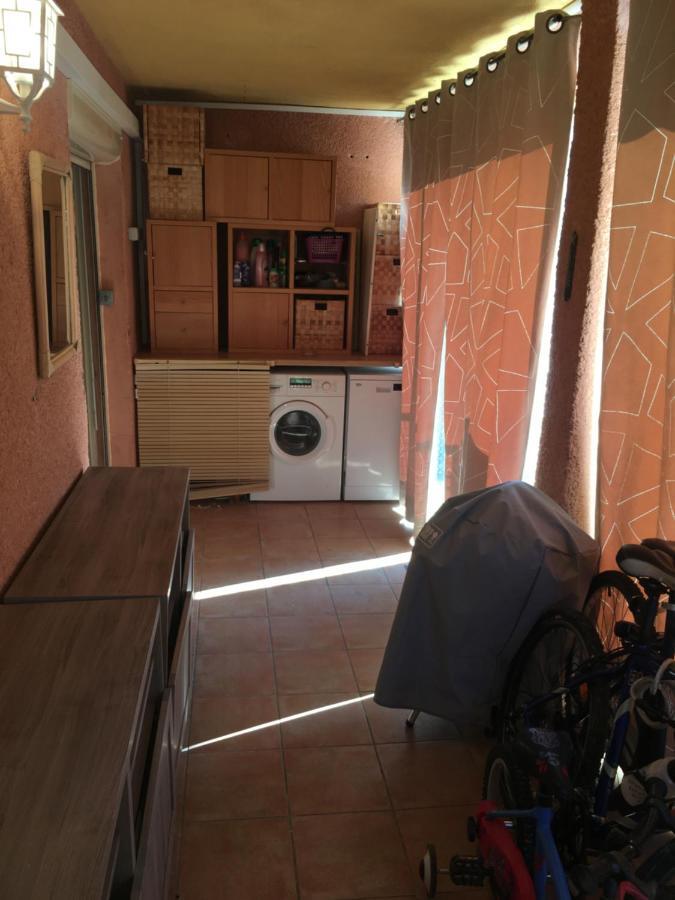 Cavalaire Vue Mer Au Loin Maisonnette Tout Equipee Pour 4 Personnes Avec Piscine Clim Wifi Velos Tv Barbecues Kültér fotó
