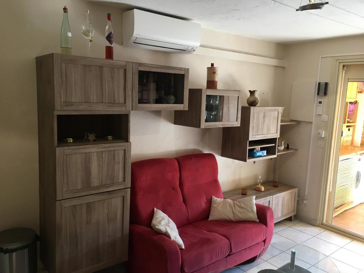 Cavalaire Vue Mer Au Loin Maisonnette Tout Equipee Pour 4 Personnes Avec Piscine Clim Wifi Velos Tv Barbecues Kültér fotó